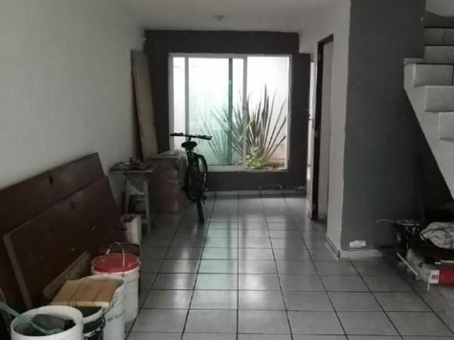 CASA TRES NIVELES EN SANCTORUM