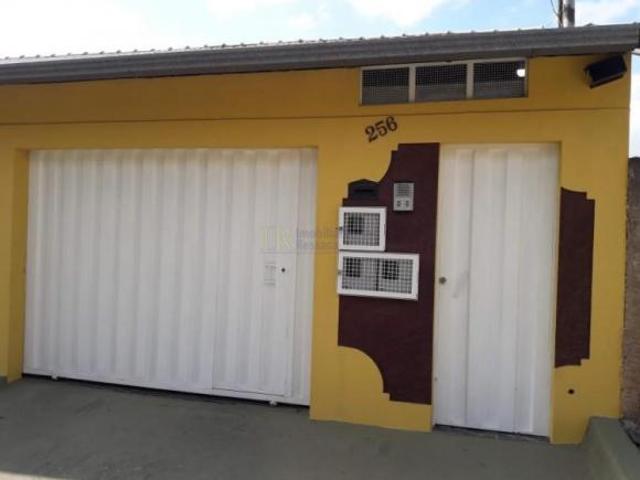 CASA TRÊS QUARTOS