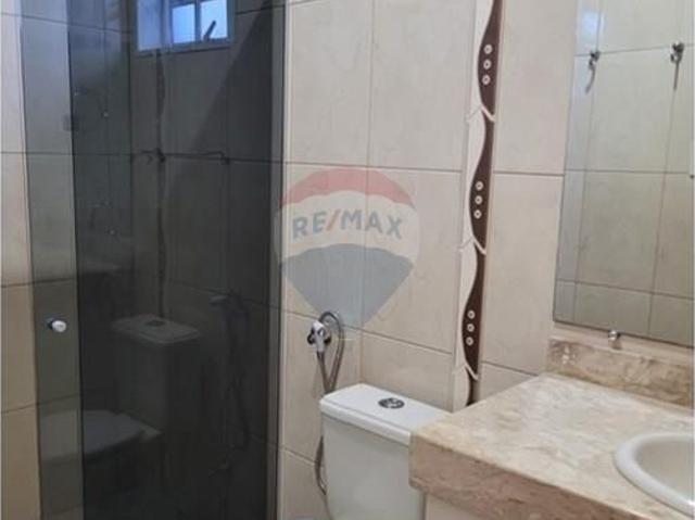 Casa três quartos, sendo uma suite