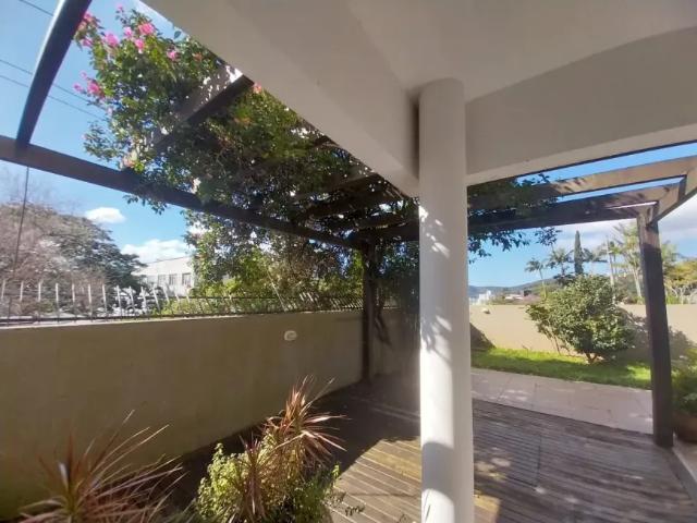 Casa Trindade com 4 quartos
