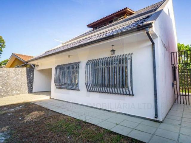 Casa Triplex 335 m² no Portão | Em Frente a Praça | R$ 4.000/m² | Oportunidade