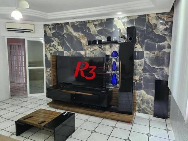 Casa triplex com 4 dormitórios à venda, 320 m² por R$ 880.000 Bom Retiro Santos/SP