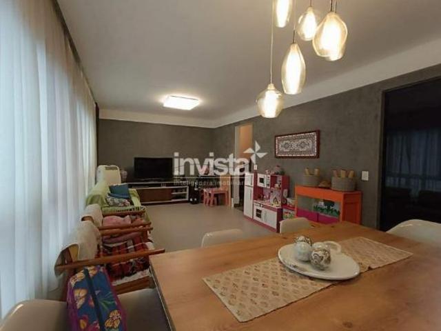 Casa Triplex à venda no bairro Ponta da Praia