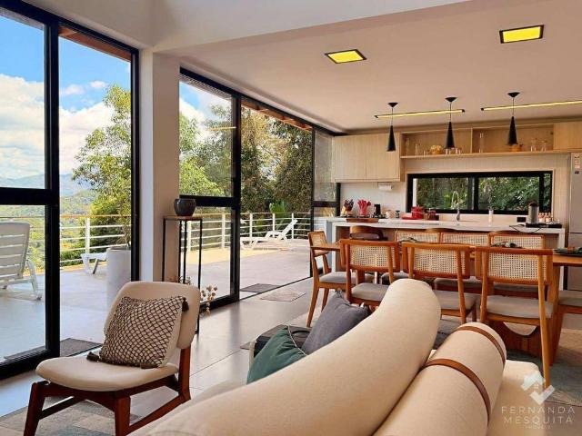 Casa Triplex Alto Padrão À Venda Em Itaipava Rj Com Piscina E Vista Para Montanhas No Condomínio Sít