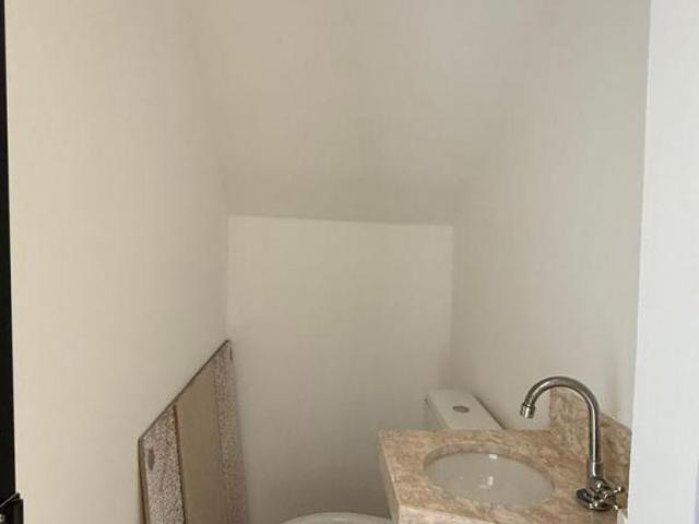 CASA TRIPLEX INDIVIDUAL COM 3 SUÍTES COM FINO ACABAMENTO BAIRRO MARACANÃ