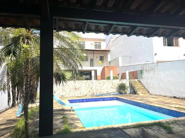 Casa triplex, no Jardim Guanabara 600 m2, 4 Quartos!