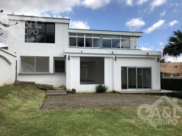 Casa Ubicada en Esquina Fraccionamiento Los Ángeles