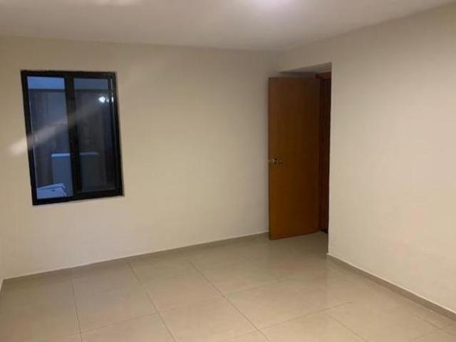 CASA UN NIVEL CON DEPARTAMENTO