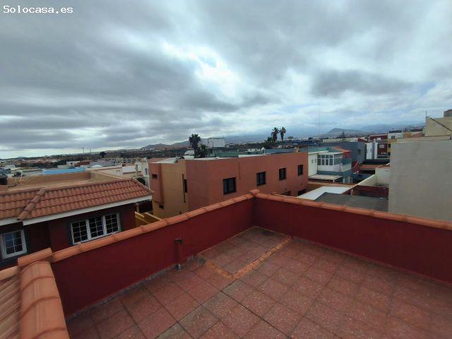 CASA UNIFAMILIAR CON VISTA AL MAR Y AZOTEA EN LA GARITA