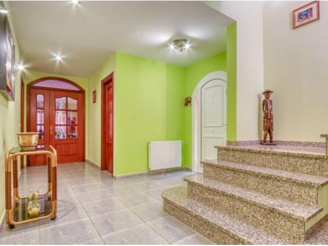 Casa Unifamiliar con piscina, con 369 m2 construidos sobre parcela de 500 m2