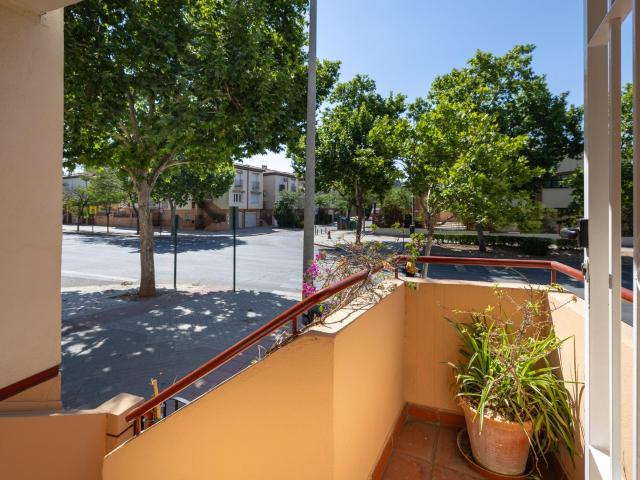 CASA UNIFAMILIAR EN GRANADA