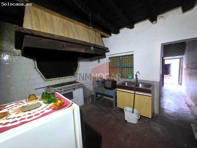 CASA UNIFAMILIAR EN PLENO CENTRO DE EL BARRACO, 05110