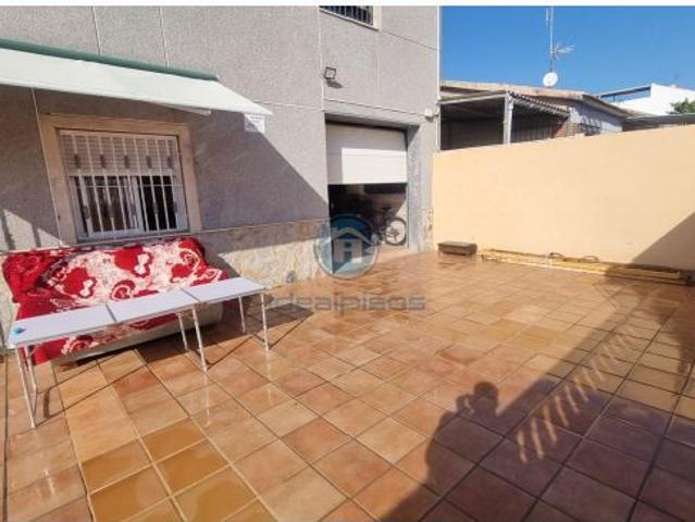 CASA UNIFAMILIAR EN RABASA
