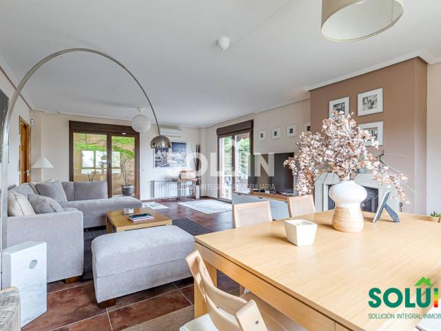 Casa unifamiliar en venta en Los Peñascales