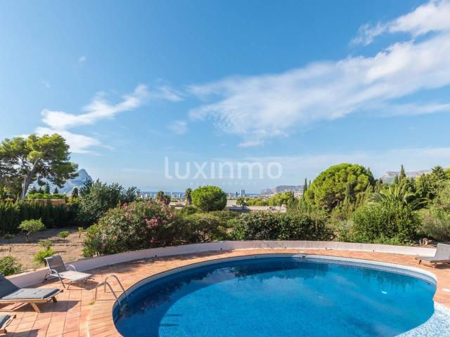 Casa unifamiliar rústica con impresionantes vistas al mar y. 214m² Calpe Calp