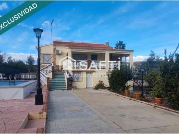 Casa unifamiliar reformada a estrenar con piscina