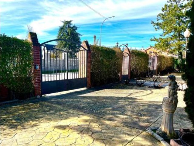 Casa unifamiliar Venta Nuevo Baztán, Central Telefónica de Radio