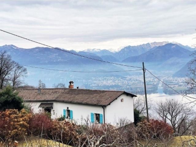 Casa unifamiliare con 4 locali e splendida vista panoramica sul Lago Verbano