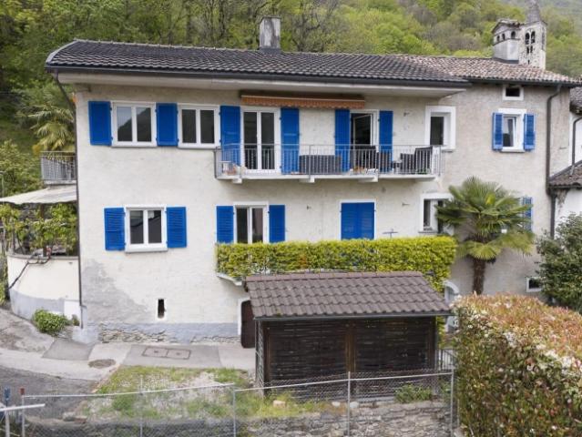 Casa unifamiliare con due unità abitative indipendenti a Mezzovico Vira, ammessa residenza secondaria