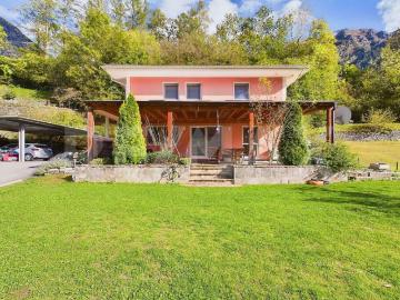 Casa unifamiliare indipendente con giardino e vista aperta