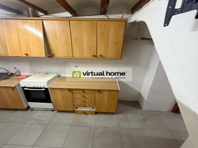 Casa urbana con 2 habitaciones un aplio baño y salon con cocina americana 50 M2 + Un estudio para