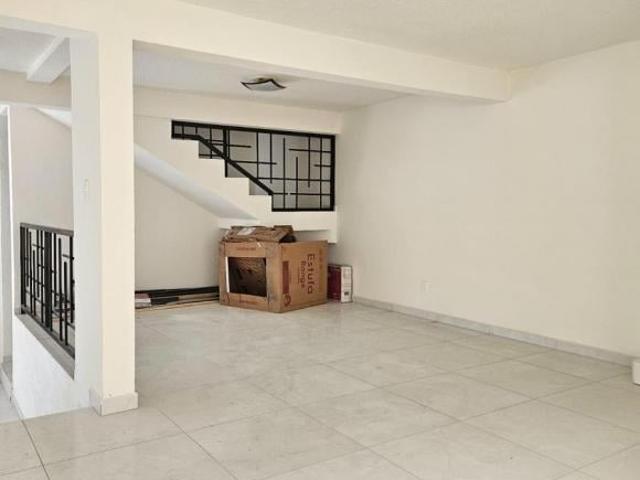 CASA USADA EN VENTA, LOMAS DE LAS ESTRELLAS, COL. LOMAS RESIDENCIAL, PACHUCA, HGO