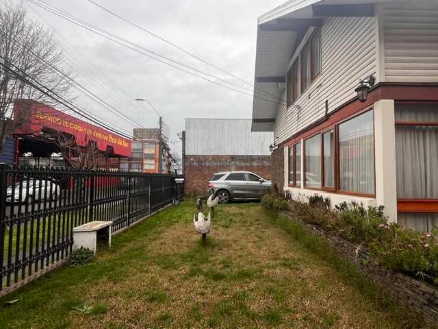 Casa uso Comercial 5 Dorm. en calle Miraflores