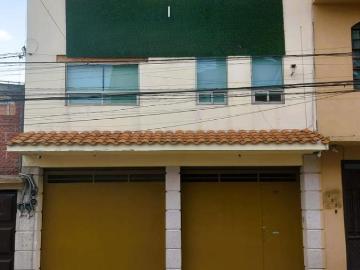 Casa Uso Comercial en Renta