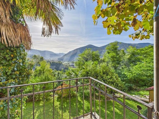 Casa vacanze con vista e potenziale di ristrutturazione