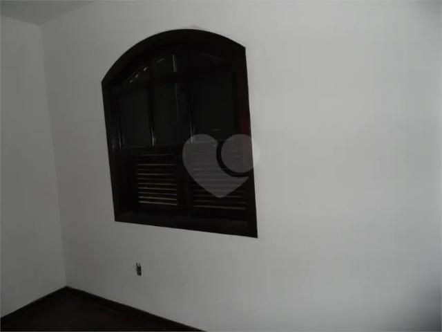 Casa padrão no bairro Vila São Francisco, c/ 5 dorms, 3 suítes, 3 salas e 6 vagas de garagem