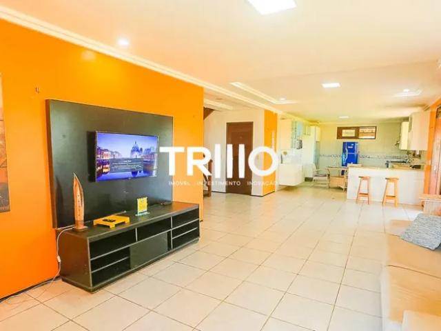Casa á Venda com 6 quartos, 10 vagas, 704 m² CA0132
