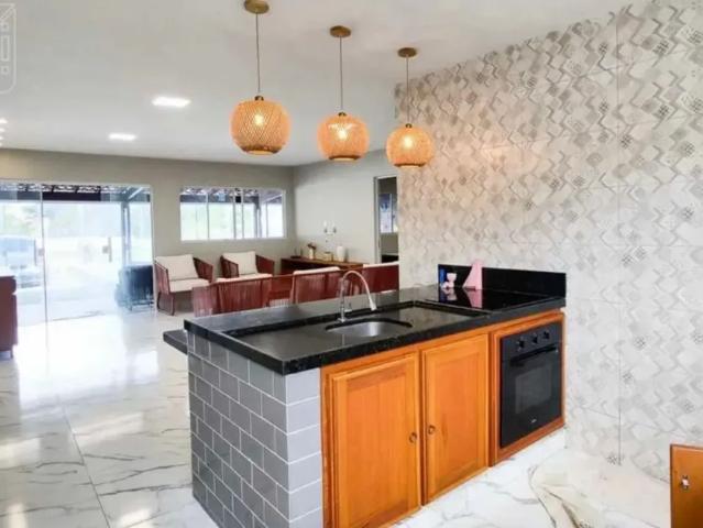 Casa à venda em condomínio fechado