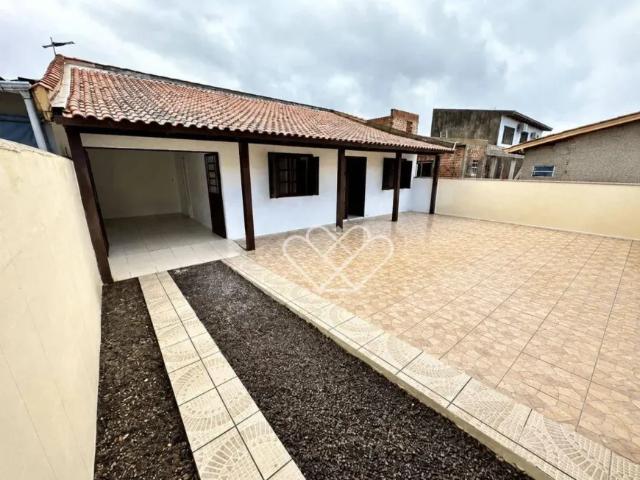 Casa à Venda com 172 m² Construídos, 3 Quartos, Anexo em Alvenaria e Escritura Pública