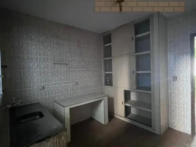 Casa à venda em Taboão da Serra SP: 2 quartos, 2 salas, 2 banheiros, 1 vaga de garagem, 80m² Imper