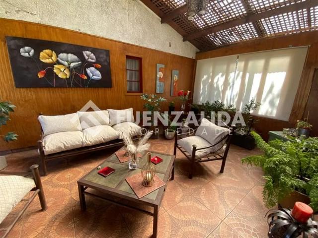 Casa Vendo 4D 3B Piscina Quincho Terraza en Peñaflor | 4 dormitorios por 8850.00 en Peñaflor