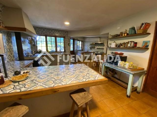 Casa vendo 7D6B piscina gran jardin no condominio Talagante | 7 dormitorios por 16000.00 en Talagante