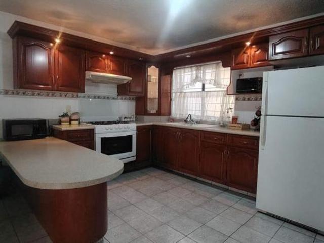 Casa venta muy amplia en colonia La Penal, Guadalajara