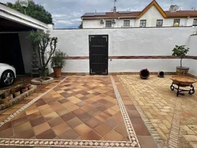Casa Venta Mairena del Aljarafe, Cavaleri