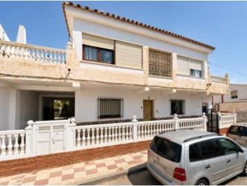 Casa en venta en Calle Jose Carmona