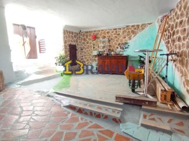 Casa Venta Medina de Pomar, Angosto