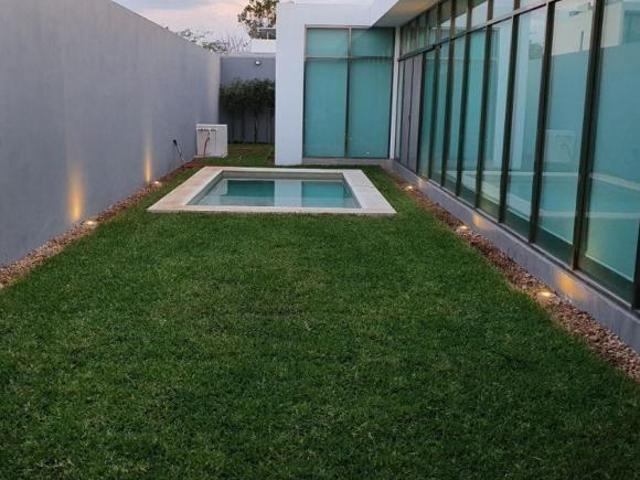 CASA VENTA MÉRIDA, UNA PLANTA, 511M2, EQUIPADA, 4 HABITACIONES, PANELES