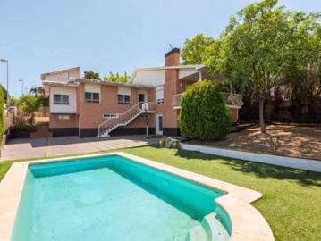 Casa en venta en Altorreal - Piscina