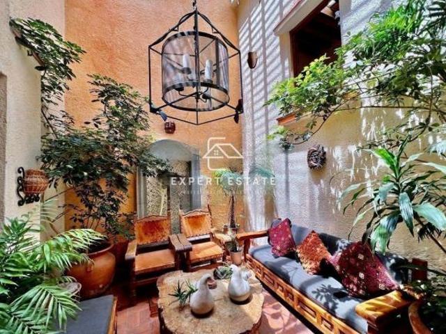 Casa venta LAS AGUILAS Espectacular con precioso jardín / Spectacular w garden
