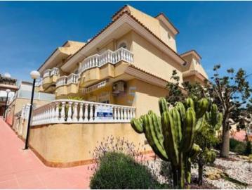 Casa en venta en Calle Ruperto Chapi, Torre Vieja - Jardín