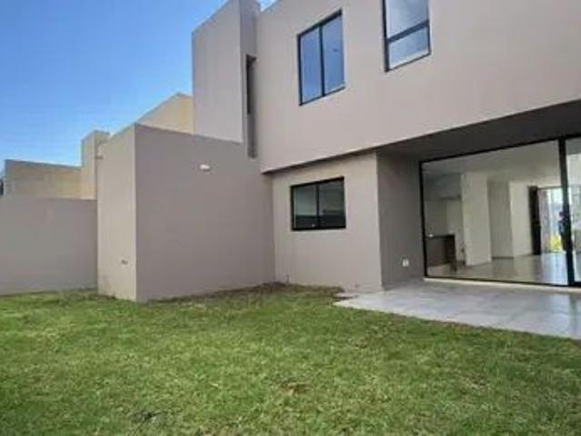 Casa Venta Altozano Amplio Jardín