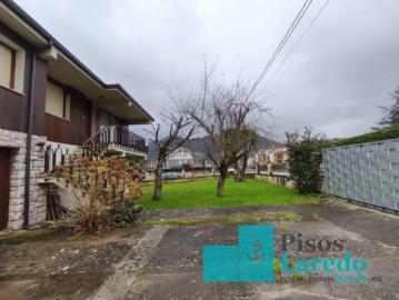 Cerbiago, Cantabria - Plaza aparcamiento