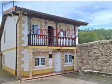 San Juan de Raicedo, Cantabria - Plaza aparcamiento