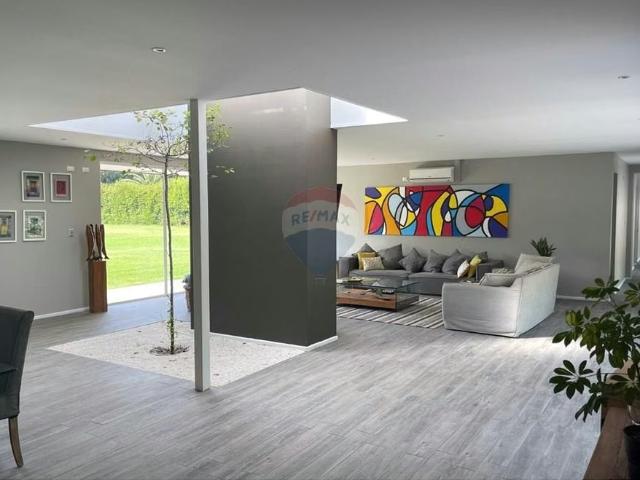 Casa venta, arquitectura moderna, sector lo pinto | 3 dormitorios por 16200.00 en Colina