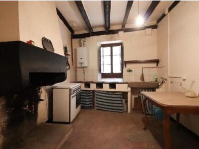 Casa Venta Boadella i les Escaules, Les Escaules