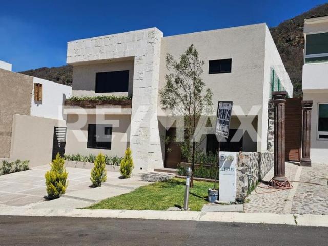CASA VENTA CUMBRES DEL CIMATARIO